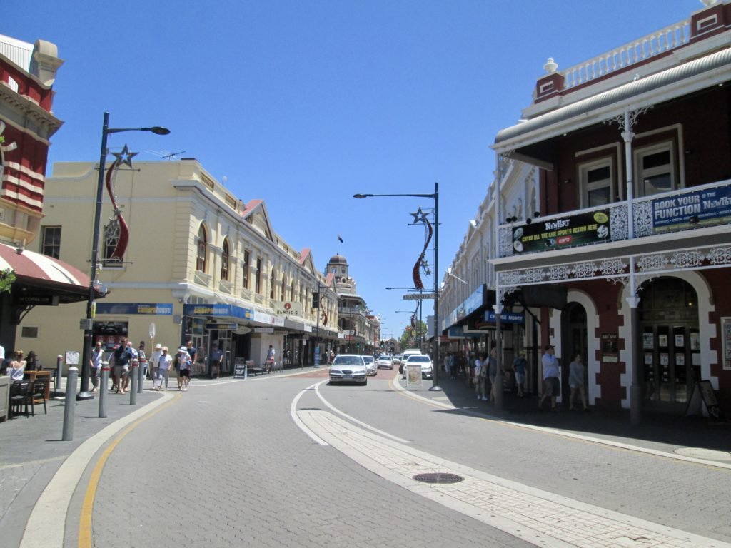 blogplotter's tweet image. Australia seems to be on everyone's bucket list, but have you considered visiting Perth? This blog post has given us some great insights and ideas! bit.ly/2pMIFxk #perth #freemantle #cottesloe #caversham
