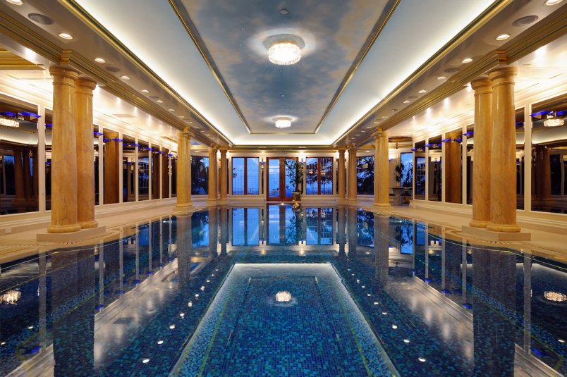 livingluxmag's tweet photo. Summer's a few months away and now is the perfect time for a pool and patio revamp! Here, Vancouver's pool and hot tub pros share the trends, such as wet-edge pools including this one from #Trasolinipools. https://t.co/xTV5Z5Us1h https://t.co/GXK3aMmR7B