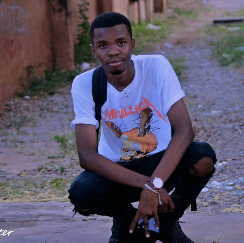 amade__alide's tweet photo. Brother https://t.co/PldxoxI9oD