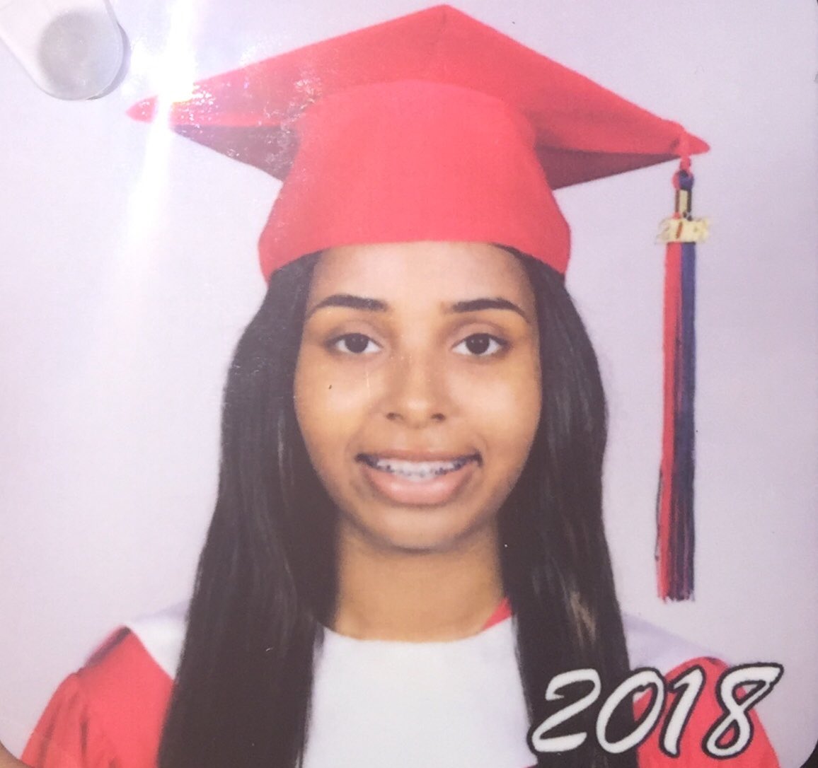 adriannaj415's tweet photo. Dad are you proud of me now ? 😔🙏🏽👩🏽🎓 #RestInParadisePops 😇 I hope I’m making you proud down here 🤞🏽💯 https://t.co/QXOGYCjbH9