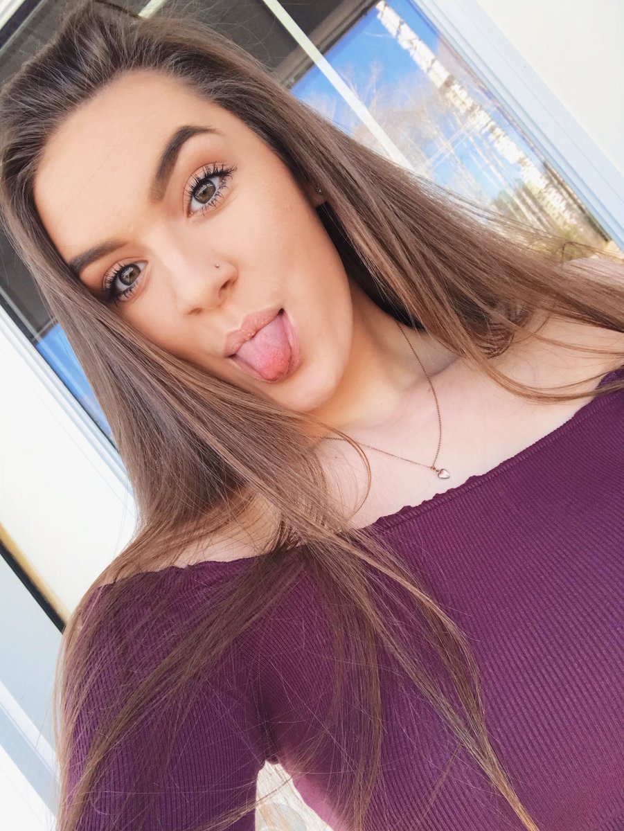 jazminebedient's tweet image. It’s me, ya girl 4 times😇😇