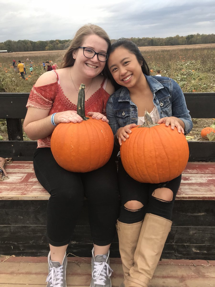 jadeabbi7's tweet photo. hbd mim 😍 thanks for being one of my mains since sixth grade 🤞🏻 couldn’t imagine doing life w/o you pretty girl 💞 hope you laugh until you cry all day long love you!!! https://t.co/IyFtT5wk3h