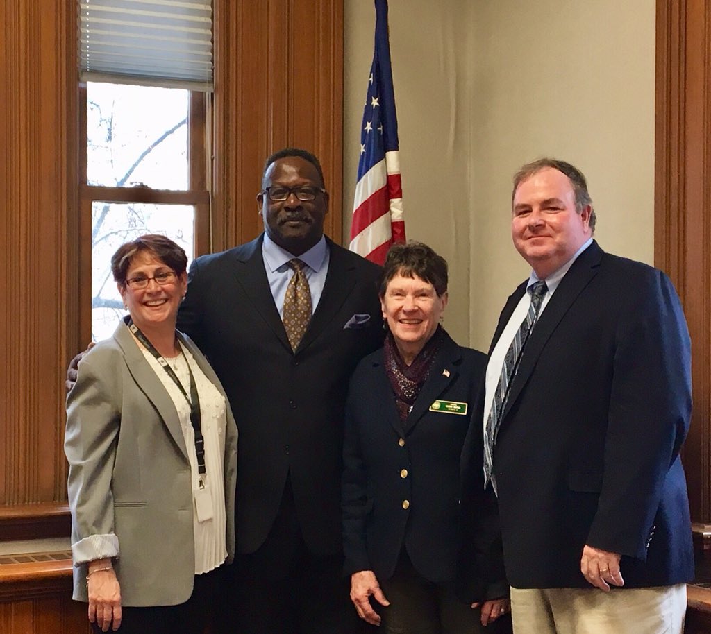 SenatorGannon's tweet photo. Great to meet former NFL linebacker Andre Tippett of the @Patriots Charitable Foundation during last week’s @TheNHSenate Transportation committee hearing! I was pleased to vote in support of authorizing License Plate decals for this great organization! #nhpolitics https://t.co/g3cRJj6hBI