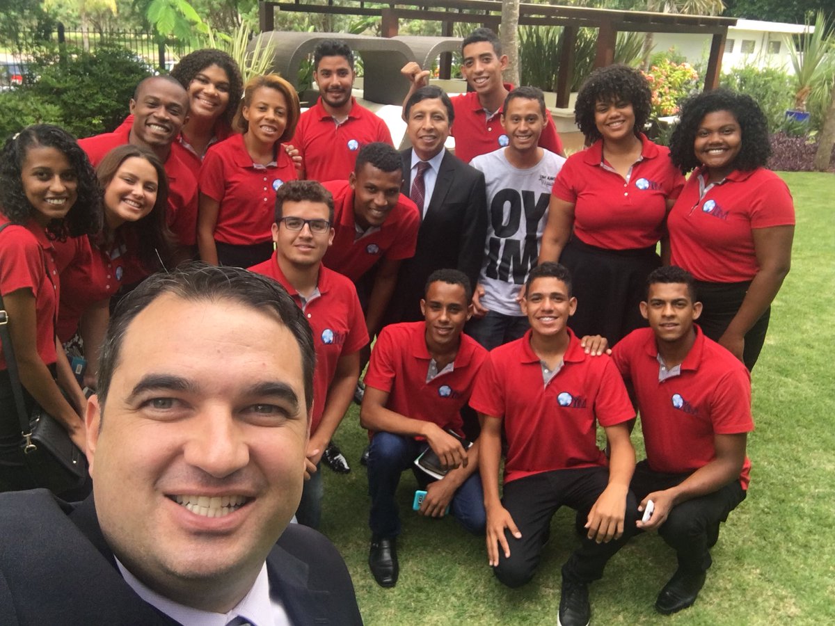 Hoje recebemos a visita dessa super galera #OYIM que estão em Unai - MG. Jovens que estão dedicando @UmAnoEmMissao para servir e salvar!!!