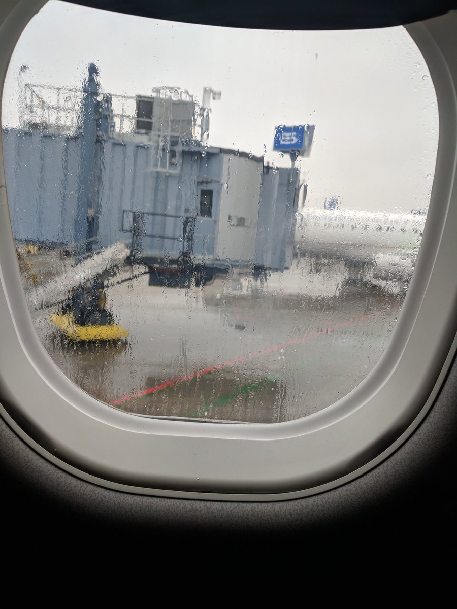 PMsquare's tweet photo. That time when your plane was getting de-iced in a snowy, April Chicago, but you know your destination is 84 degrees and sunny. Thanks @IngramMicroInc! @Keywestofficial #pm2fun https://t.co/bj1UObLyWd