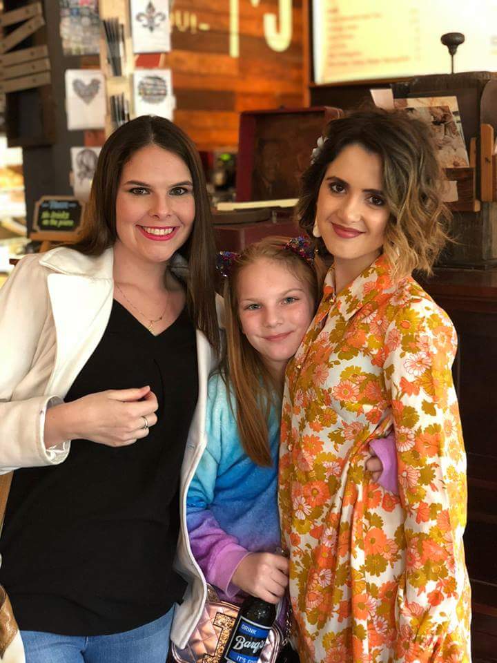 LMaranoLATAM's tweet photo. 📷| Laura junto a una fan. https://t.co/B6MnVqI43J
