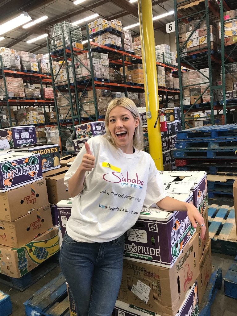 sababawater's tweet photo. We say it everyday, but what does #Sababa actually mean? π€ Sababa means everything will be good; wonderful; and positivity. βοΈ This is what we hope to achieve with our water bottle. A future where a child does not go to bed hungry. This is #TheSababaWay. π§ https://t.co/UwULwuW7Li