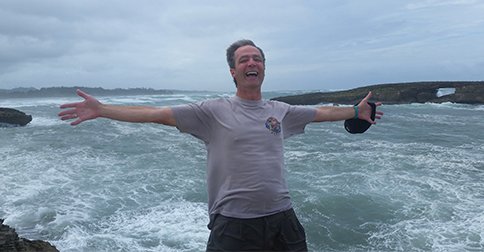 GO2forLungCancr's tweet photo. How many things have you learned since your cancer journey began? For Dann, it is a long list. What started with email updates to friends during his #lungcancer journey has now turned into a book to help others faced with the disease. Check it out! #LCSM>https://t.co/lMxWQrQiWl https://t.co/0A9X0ocn60