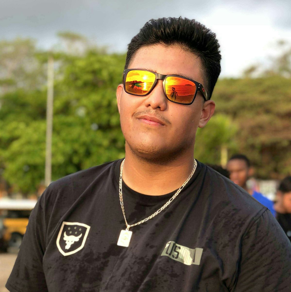 lensready's tweet photo. #NewProfilePic https://t.co/iBBnd3oz5b