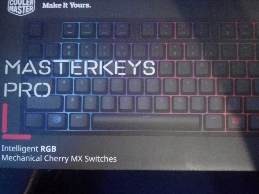 osaxnymloth's tweet photo. Upgrade complete! CM Storm Quick Fire Pro -> Cooler Master Masterkeys Pro L RGB
Both on Cherry MX Brown switches. My evil-station is now better than ever. #cmstorm #coolermaster @CoolerMaster https://t.co/6FYLhxw5mh