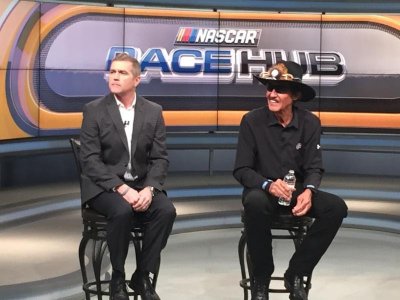 NASCAR Legend Bobby Labonte to race for the NASCAR Whelen Euro Series title!: After discovering the NASCAR Whelen Euro Series at Brands Hatch, Uk in 2017, NASCAR Legend Bobby Labonte will compete fulltime in the Europan NASCAR Series in 2018 in hopes of… social.nascarne.ws/QNySyx