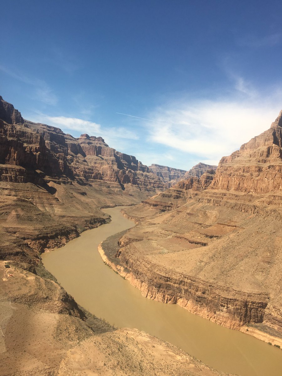 a_perna's tweet photo. Many #Thanks Adam & Patrick @SundanceHeli @SundanceHelicop
#Amazing #helicopter #trip & #Great #service
#sunnyday #LakeMead #GranCanyon #ColoradoRiver #Bouldercity #Arizona #LasVegas #SpringBreak2018 #onceinalifetime #maybetwice https://t.co/kiHHv5adW0