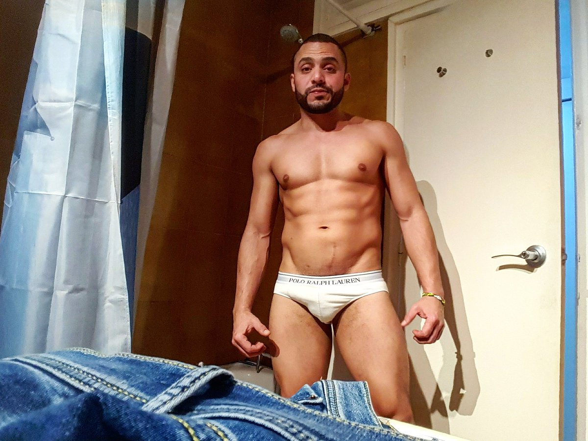 bagoas85's tweet photo. Buenas noches!!! #dormircomodo #miasierton #sebusca https://t.co/AHAAjQlITi