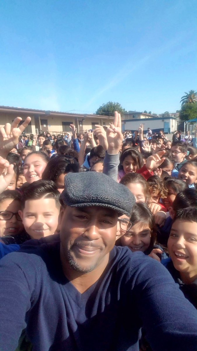ChampionWorldUS's tweet photo. Today was a good day thanks to the kid angles unified school district #Students #TestDay #BeTheOne #school #teacher #today #ShawnMcdonald #champion 
https://t.co/Ly5hpIy2zx https://t.co/Gb4X9vCDKw