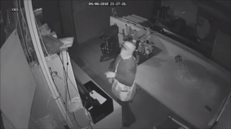 mgreco84's tweet photo. Port Saint Lucie Local News:Brazen thief captured on donut shop surveillance camera-https://t.co/OXFgs8FVF6 #PortStLucie #PtStLucie #PortSaintLucie #PtSaintLucie #PSL #SLC #StLucie #SaintLucie #SaintLucieCo #StLucieCo #SaintLucieCounty #StLucieCounty #DixieCreamDonuts #DixieCream https://t.co/YhWTc5GEuO