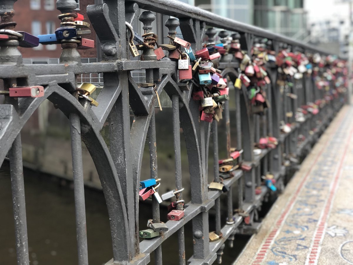 alwaysbeyou____'s tweet image. Lazy morning, breakfast served in bed, girly time, lots of chocolate, reading in the sun, long walks, dinner with friends and, most importantly, lots of laughter... #perfectmonday #blessed #holidayfun #birthdayfortnight 🏖☀️😎🍫❤️