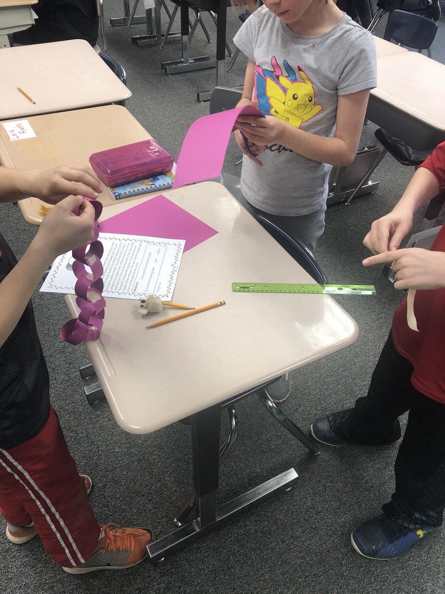 MrsBrillTweets's tweet photo. What at quick, fun STEAM project this afternoon! Go Green team!! #205fun https://t.co/mwIX2oI3Gw