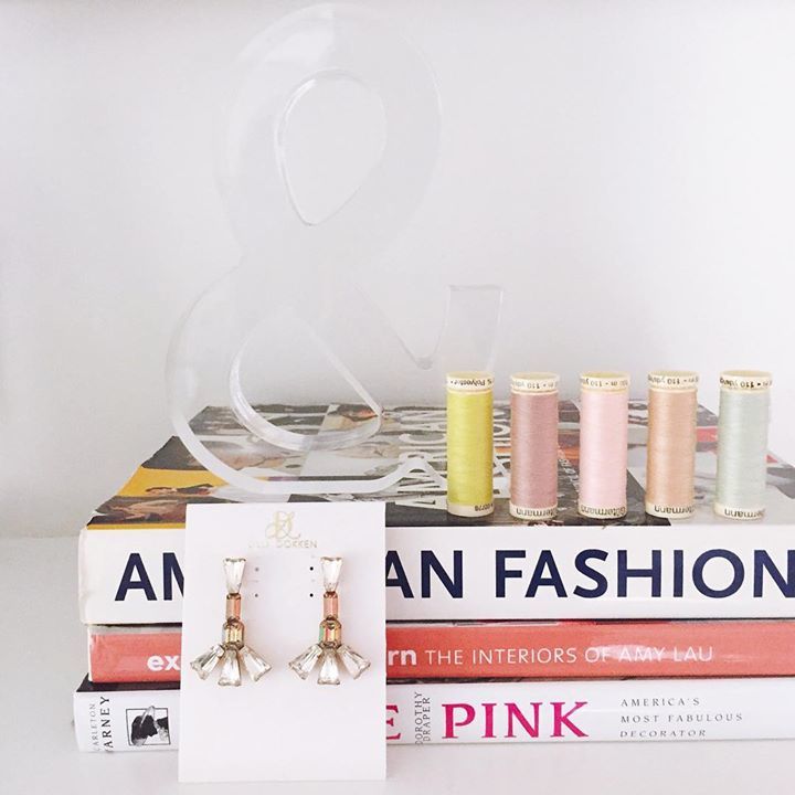 lillidokken's tweet photo. Saturday Shelfie 📸 #lillidokken #lillidokkenstudio #ldcrushingoncolor
•
•
•
#shoplocal #madeinamerica #lookbook #lotd #lookoftheday #nashvillefashion #ootd #bloggerstyle #style #stylefile #calledtobecreative #vintage #glitterguide #flashesofdelight #nashville #giftsforh… https://t.co/dDRJ4YterB