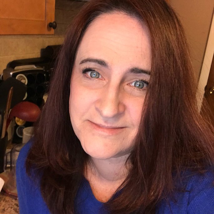 EssentiallyMM's tweet photo. I've never been a big makeup girl...I prefer a minimal look. Love Younique's liquid touch foundation and Epic Mascara for this! Lightweight with amazing coverage! A little bit of eyeliner and I'm ready! #minimalbeauty #influenster #voxbox #earthday https://t.co/AOzcAC7Abk