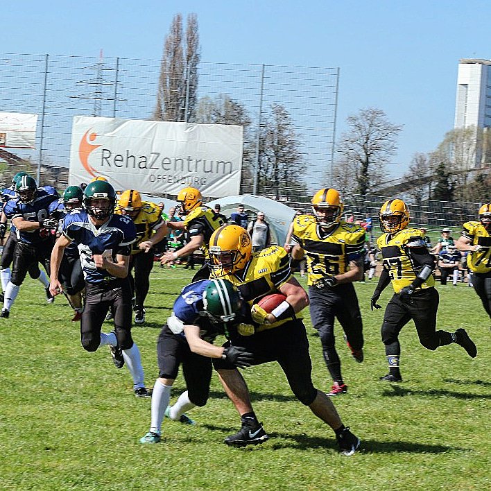 LbBulldogs's tweet photo. Spielbericht zum 33:7 Auswärtssieg in Offenburg. #BlackAndYellow #YearOfTheDog #baROCK 
https://t.co/kd3BcFpb4O https://t.co/vU3SQRvmmr