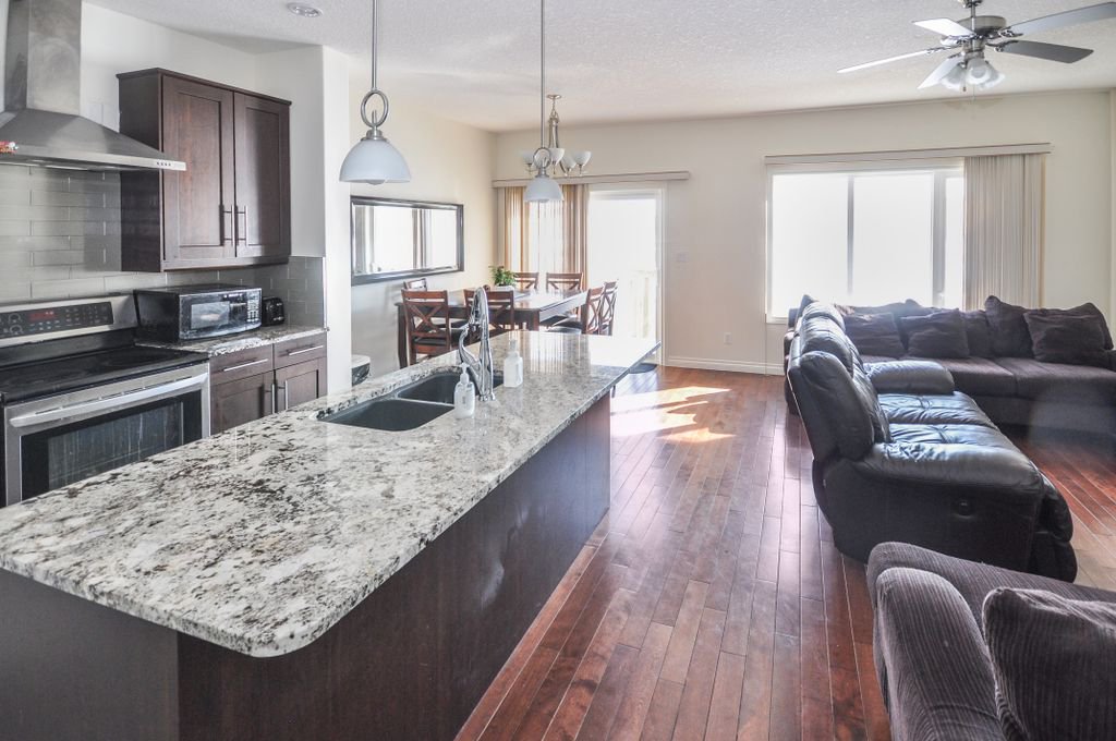 RyanBroos's tweet photo. Check out out my Brand New Listings! Backs onto Park, Double Tandem Garage, Mostly Finished Basement! 13015 164 Avenue in Edmonton
MLS® # E4103577 https://t.co/VP95VKWqUK https://t.co/aks5sB5ehz