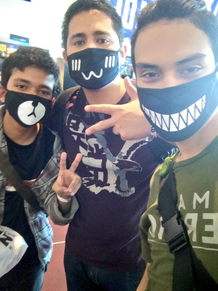 eliaslythos's tweet photo. El fin de semana en #Gamercom
@Rox_Natsuki @UrielMctr https://t.co/xLdarCHw9n
