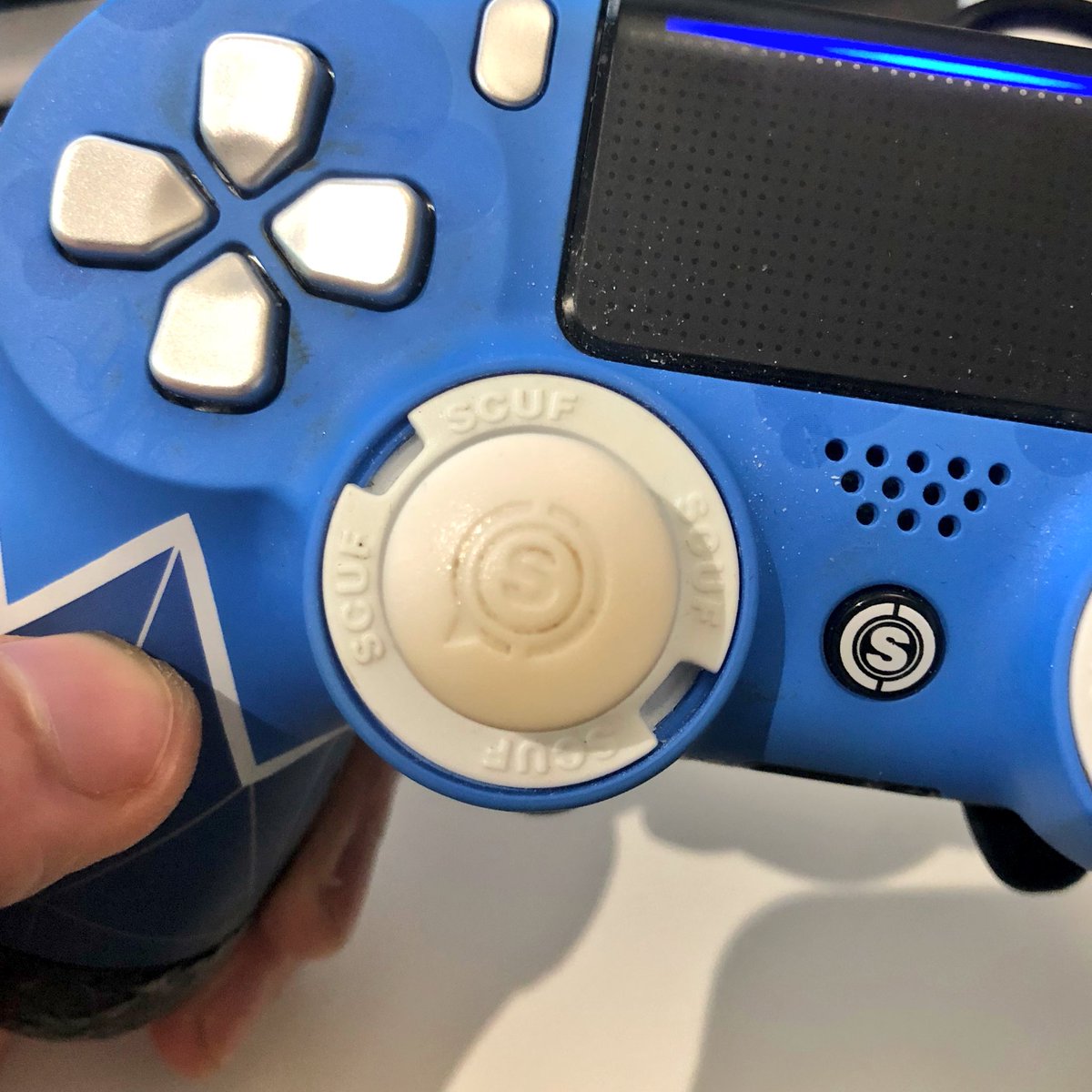 I press my left stick so aggressively I pretty much destroyed it from playing so much Fortnite! 😅

Thankfully with <a href="/ScufGaming/">SCUF</a>’s ability to replace thumbsticks, I got a new one ready to go. 🎮

Time to get some more Victory Royales! 🏆