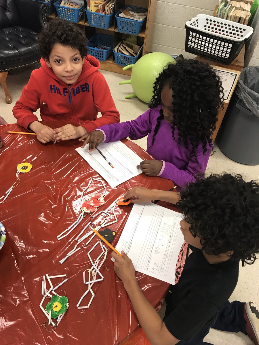 CKissal's tweet photo. Shopping at Mrs. Edmundson’s market! Her beautiful necklaces were $0.26 less than $0.75. If you have $0.86, how much change will you get?
#Integratingmathandsocialstudies #2stepwordproblems #engaged https://t.co/RaItqF51qE