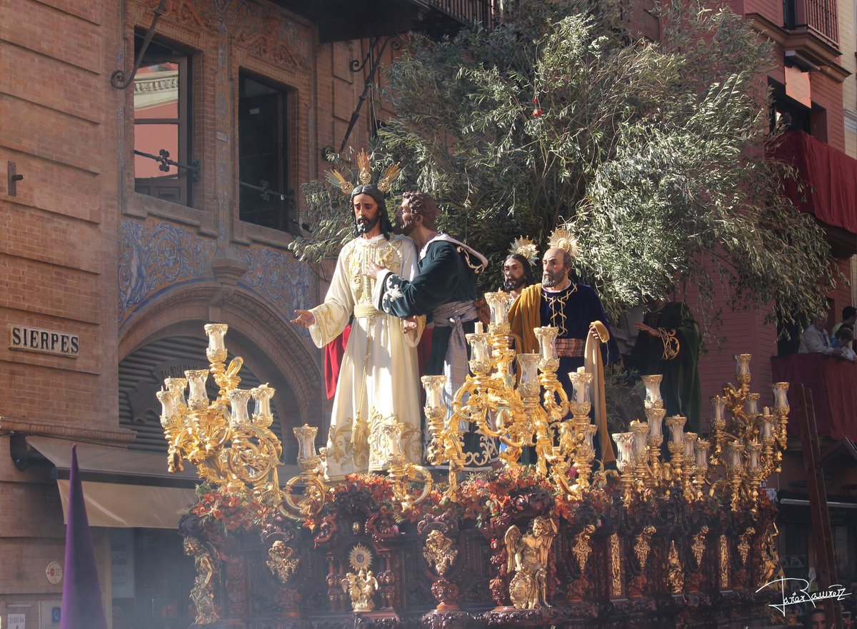 JaviRamrez1's tweet photo. Lunes Santo de Redención. @Hdad_Redencion  #hermandaddelaredencion #hermandaddelaredención #semanasantasevilla #lunessanto #RedenciónPorSevilla18 La Redención #canon1300d 📷 Javier Ramírez https://t.co/qjoN6r9sXq