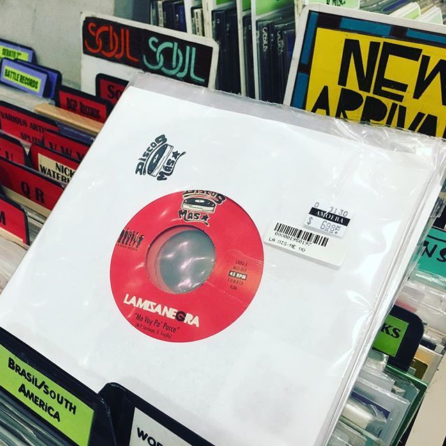discosmas's tweet photo. ...and they got the #niceprice too!
#amoebamusic #amoebarecords #records #discos #cumbia #salsa #lamisanegra #records #discos #bayareacumbia #oakland #losangeles #discosmas #hellabailable #eldiscoesculturacompadre https://t.co/Z9XIy3ZzdW