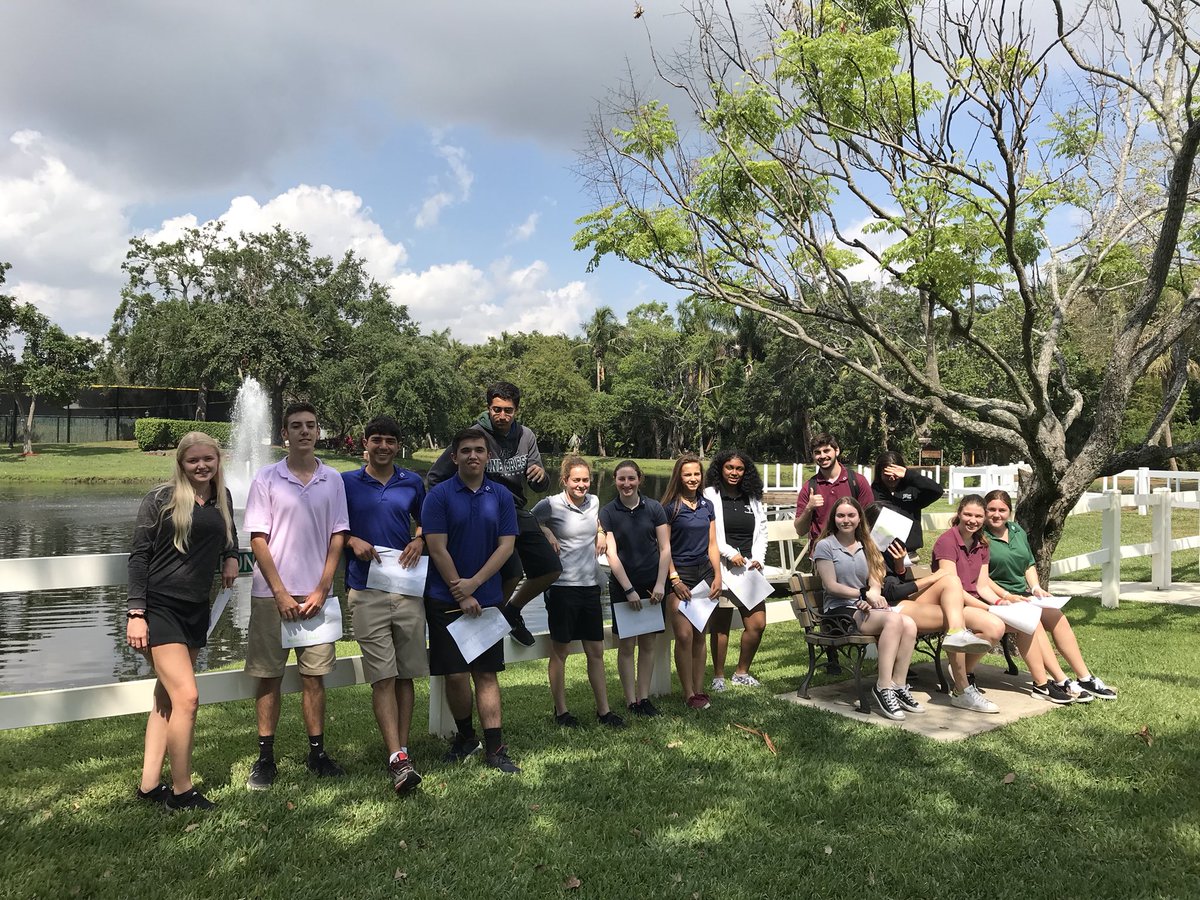 PGomezPCS's tweet photo. Walking & drawing vocabulary #newwords #worldlanguages #backfromSpringbreak https://t.co/DFqGhgLzCW