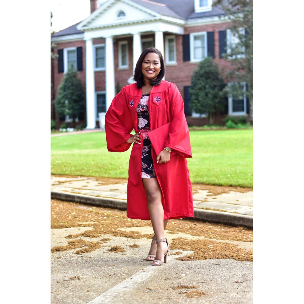 __princessbri_'s tweet photo. Time definitely didn’t fly because I felt every single day of these stressful 4 years but, I appreciate it all! #UL18 https://t.co/JqhswEUf68