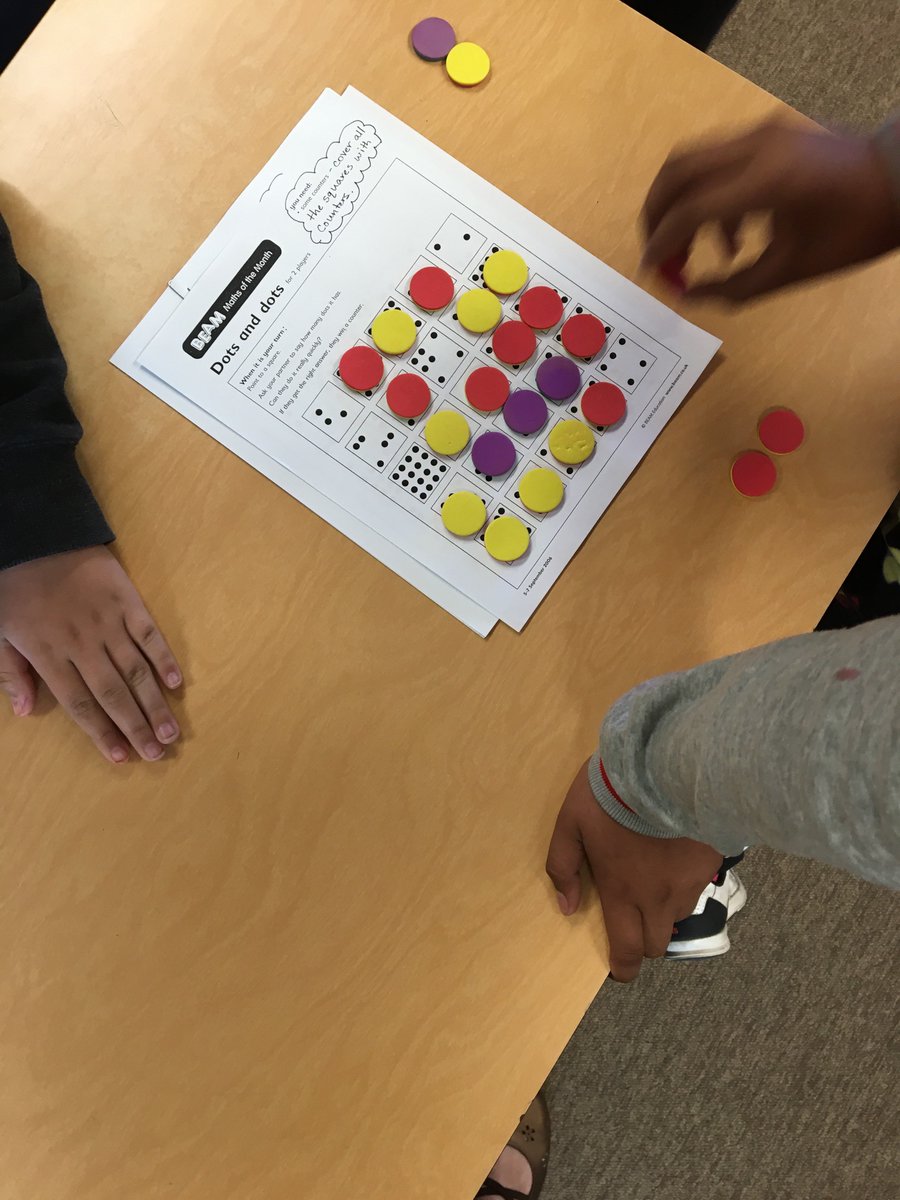 reillysusan1's tweet photo. Even 4th graders love subitizing @judiedenton #lusdmath https://t.co/qQ4k2i35LL