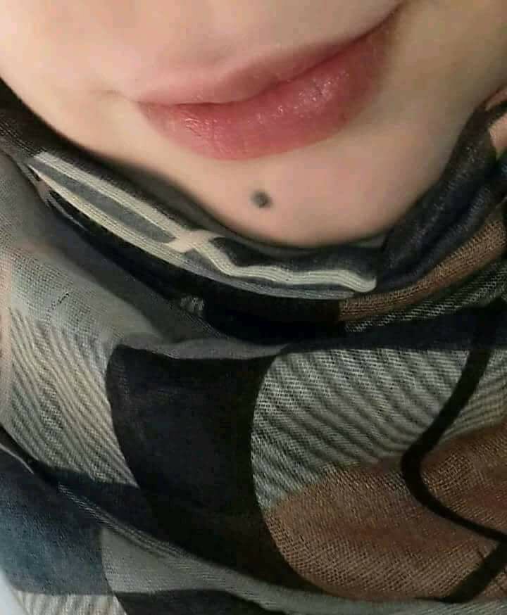 الشامة...😻والشفة..💋.وركبتك...سودنني
انه اول تالي 💞ارد البيت اغني.... 😍😍😍😗😗😗😗
#