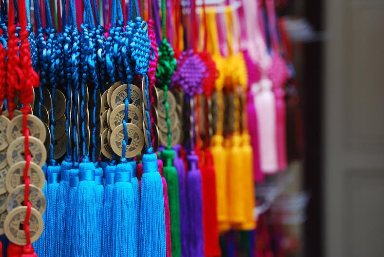 Utadeo_edu_co's tweet photo. #ChinaenUtadeo #ElmundoenUtadeo|¿Sabías que los nudos chinos o zhōngguójié 中国结 sirven para que los dioses traigan fortuna, prosperidad
o seguridad además de adornar durante la Fiesta de la Primavera? Inscríbete aquí:
https://t.co/yR5NtaISRS https://t.co/2C6ZE2sXKS