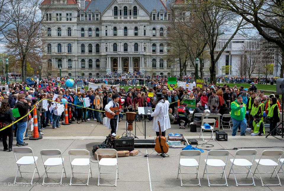 AlbanyBID's tweet photo. Join @CapSciNY Saturday, 4/14, for #AlbanyMarchforScience 2018โ! ๐ฉโ๐ฌ๐๐ฌ๐กโ๏ธโป๏ธ๐ญโ๏ธ๐จโ๐ฌ This is an official sister march of the National #MarchforScienceโ in DC. Visit ๐https://t.co/sMSIfQPINx to see the list of speakers, become a volunteer, and find other event details. https://t.co/k1AW7ed4aJ