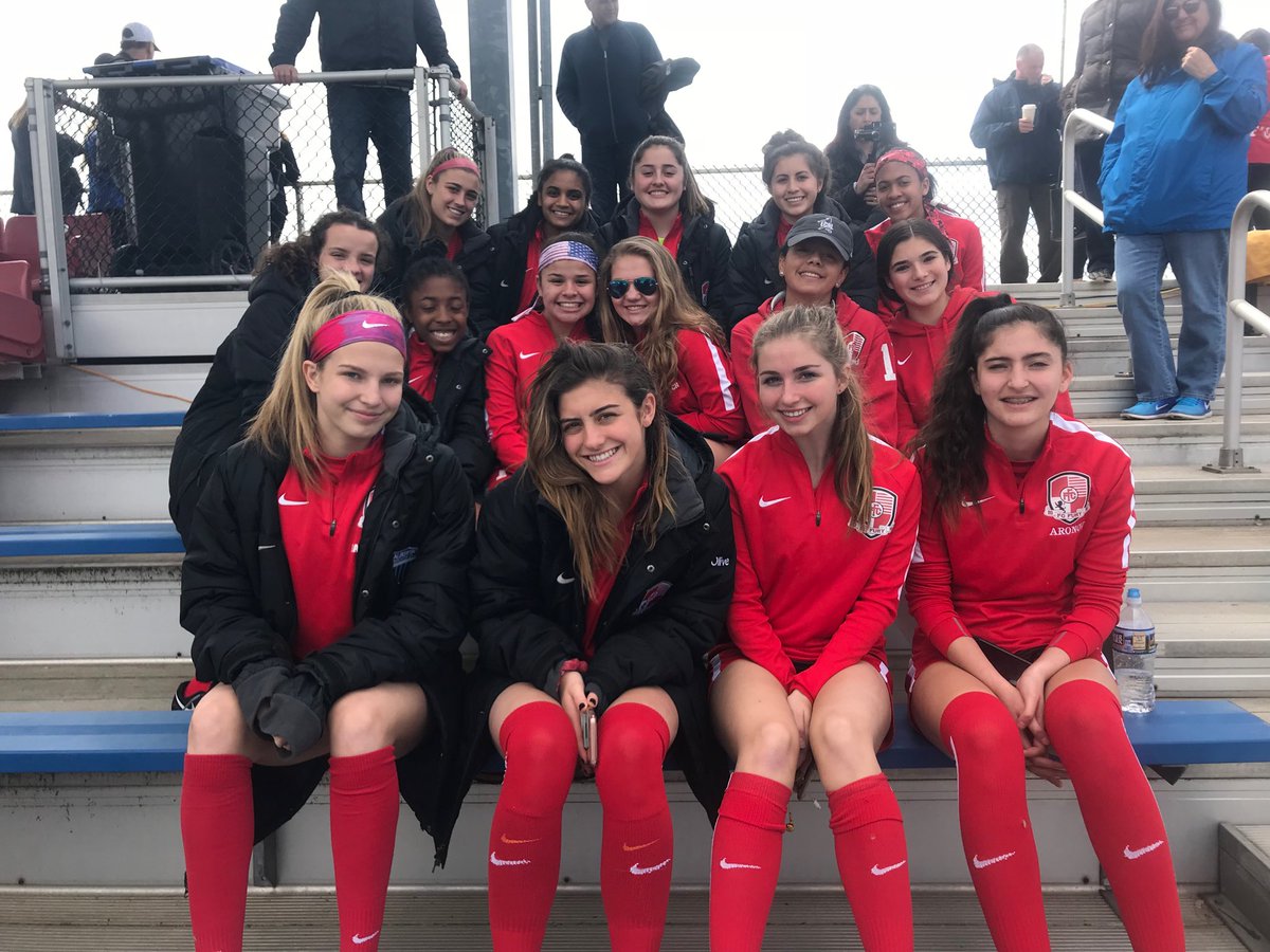 FC_Fury_DA's tweet photo. Fc fury 17s showing their support! https://t.co/zfYlRGUNZQ