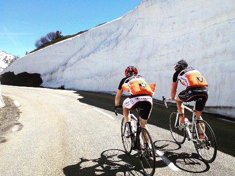 AussieLarry's tweet photo. @Alpcyclescom invites riders to their ‘patch’ in the Alps on roads that the Criterium du Dauphine Libere will be racing on the same week – discount too for VeloUK readers …  https://t.co/zexQ79HvLl https://t.co/ip5Az65dBP