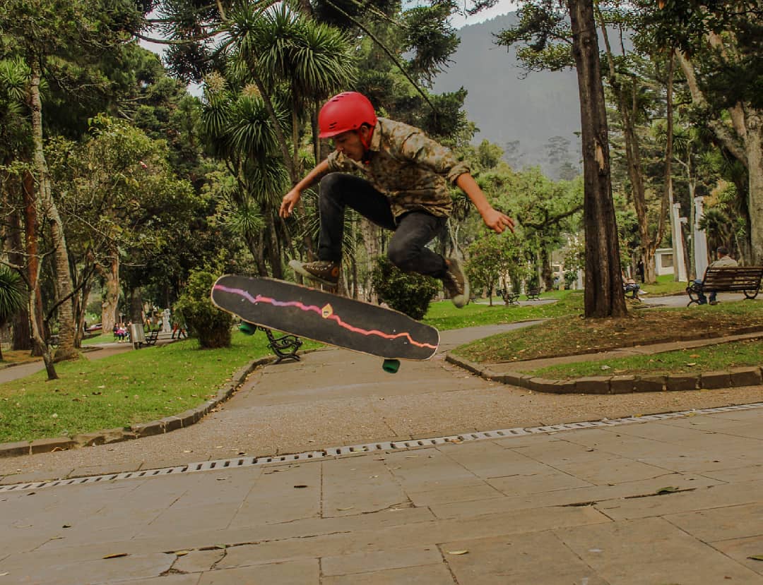 AtlasTrucks's tweet photo. @deerstaff getting some airtime with a huge heelflip

#atlastrucks #heelflip #skatedaily #longboarders https://t.co/zdZswaWWmi