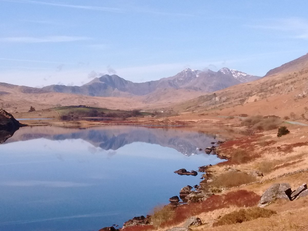 #Snowdon group from #CapelCurig this morning; not many like this! Serene.