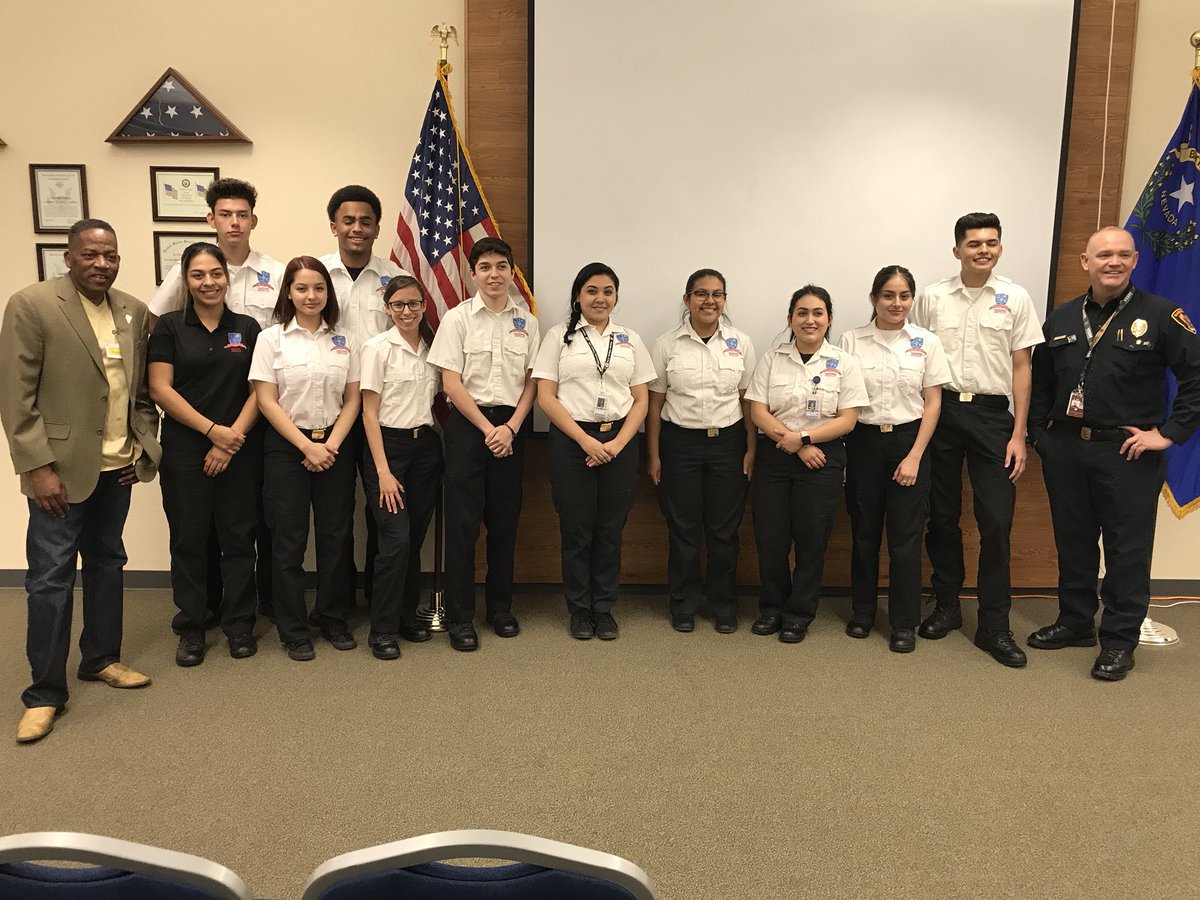 ClarkCountyNV's tweet photo. The @ClarkCountyFD gets 154,000 calls for service every year. So, they are appealing to the Las #Vegas community to know the right time to call 911 vs 311. @ClarkCountySch students created a PSA that will air on local media and social media. #Call911right https://t.co/VeSzevFFkU