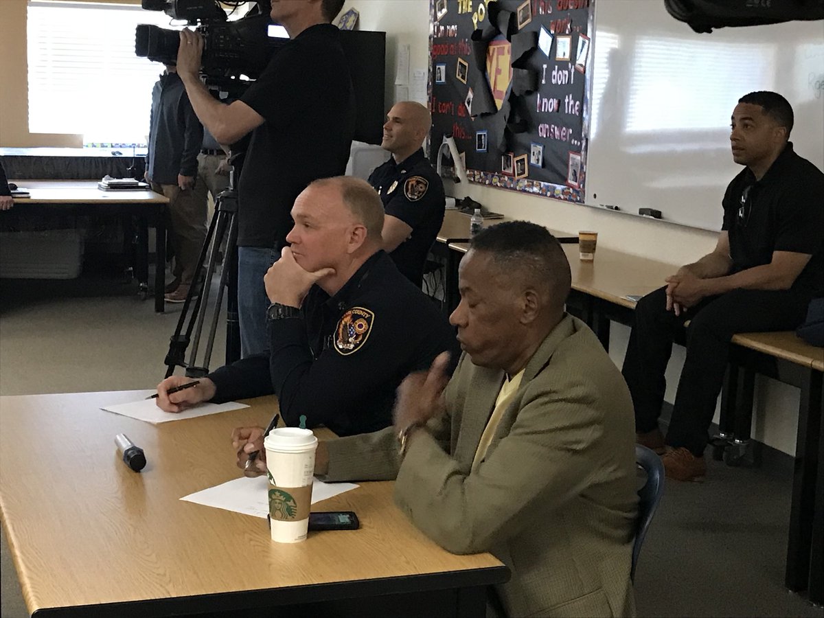 ClarkCountyNV's tweet photo. The @ClarkCountyFD gets 154,000 calls for service every year. So, they are appealing to the Las #Vegas community to know the right time to call 911 vs 311. @ClarkCountySch students created a PSA that will air on local media and social media. #Call911right https://t.co/VeSzevFFkU