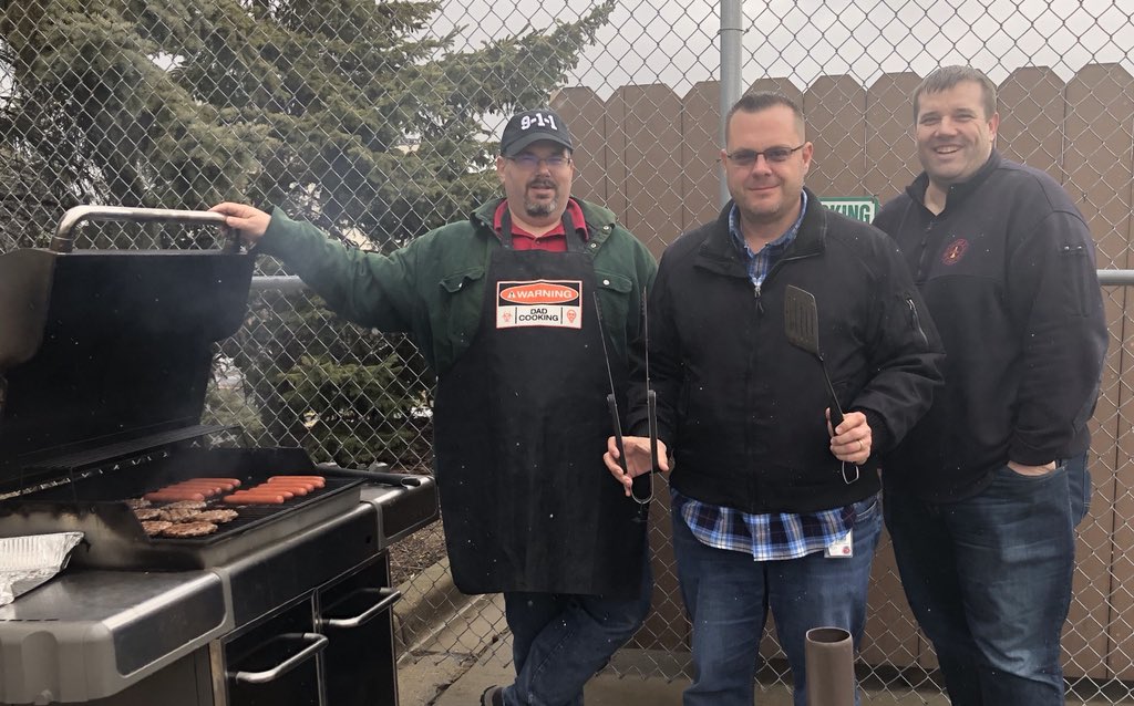 DUCOMM911's tweet photo. DU-COMM enjoying NPSTW2018 cooking burgers and hotdogs, all day for all shifts. #ThankYou911 #50yearsof911 https://t.co/GI4mLmALZ9