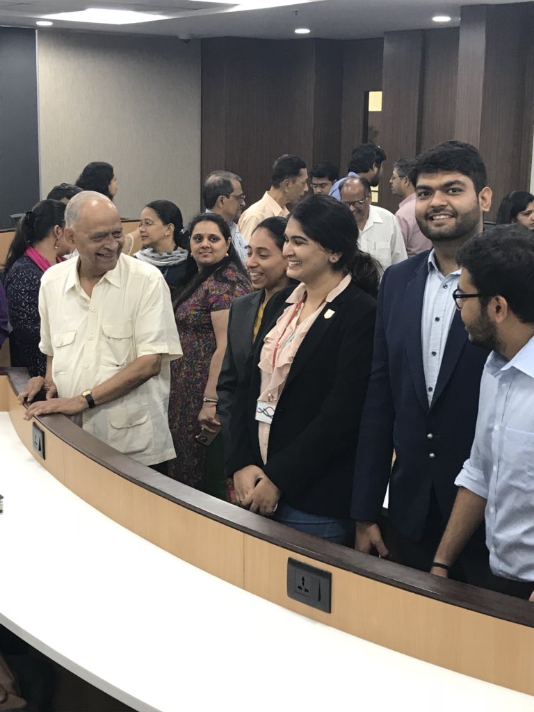 ArnabhBanerjee's tweet photo. #Moments with the #DivineScientist Padma ViBhushan #ProfMMSharma #Legacy @Gansons @nmims_india https://t.co/DxxNFkm5LV