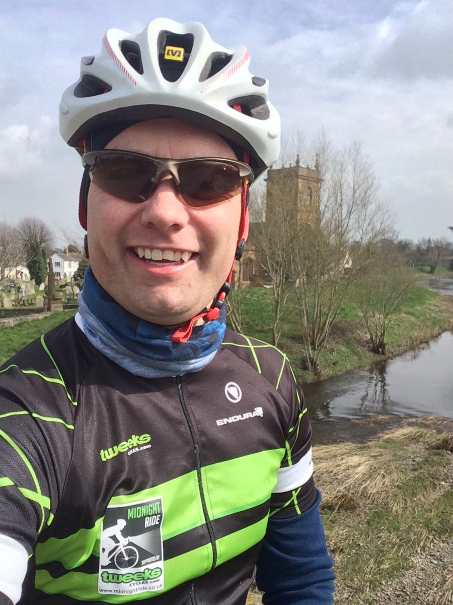 BoffeySimon's tweet photo. Getting out before the rain fell!
@Alanlewis01 #tweeksmidnightride https://t.co/SQnPjNoybX