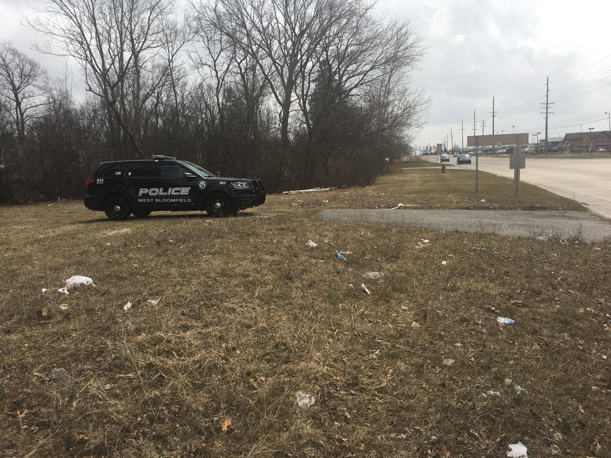 WestBlmfldPD's tweet photo. #WestBloomfield #Police Cleanup with a #Cop! Haggerty Rd from Pontiac Trl to Library Pub. Apr 28th, 9-noon. Sponsored by Walnut Lake #AceHardware, #GFL and the #LibraryPub. Come help us clean up where we work and live. Library Pub 25% off food, $3 draft beer and house wine after! https://t.co/5RbauXtPEz