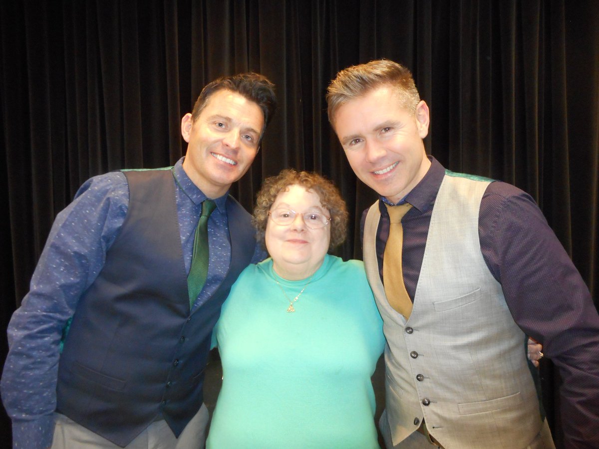 AcousticFans's tweet photo. Ahh Look at these awesome Smiles! Thanks Mary Brandonburg for sharing your sweet pic with us! #Baltimore #BKonTour2018 #BKFans https://t.co/r72GYRyvyQ