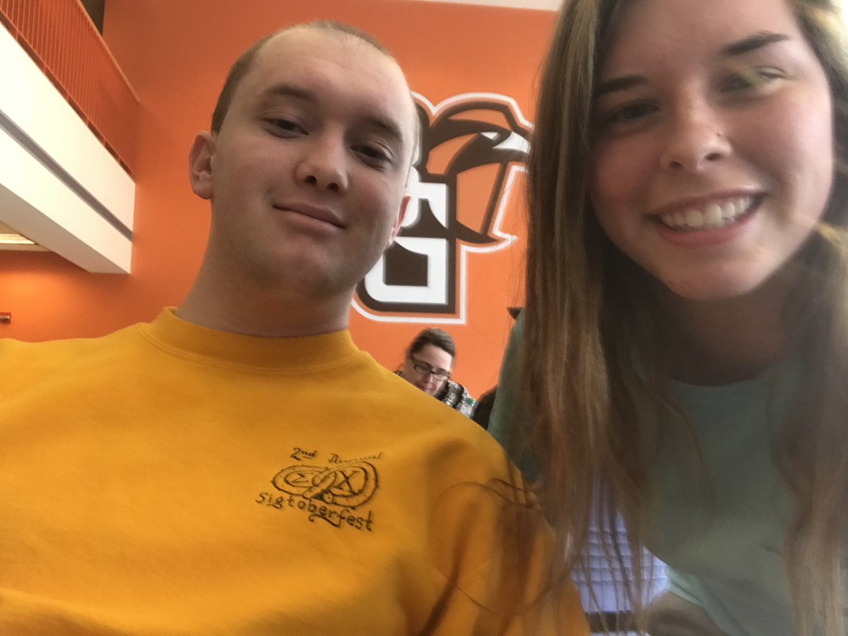 29_carrie's tweet photo. Gotta catch βem all #SnapASig @DerbyDaysBGSU @BGkappas https://t.co/gLoNS6ydnX