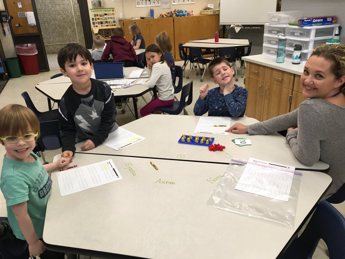 bvieths's tweet photo. A couple of math centers today were 10 frames counting and Osmo Numbers! #osmofun #lincolnproud #owatonnaproud #math https://t.co/yxe4S1PMjh