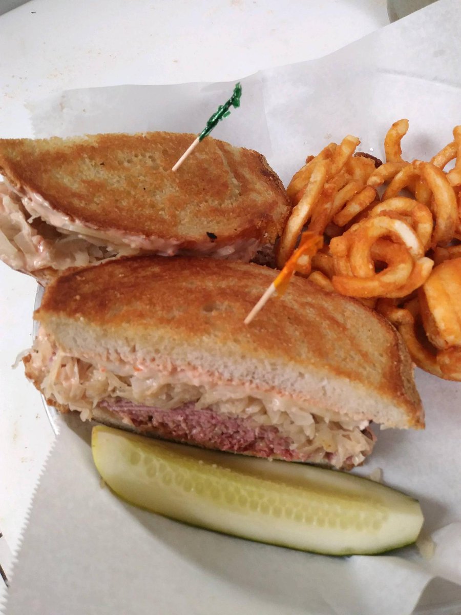 CaseysPubGrille's tweet photo. APRIL IS #CornedBeef MONTH @CaseysPubGrille! Come to Caseys for Detroit's finest #Grobbels corned beef from @EasternMarket! Half pound servings hot &amp; hand sliced-same price as a regular sandwich! Anyway you like it-on rye, in a Reuben or on sliders!#CaseysofWalledLake #eatlocal https://t.co/ZFExSuEP83